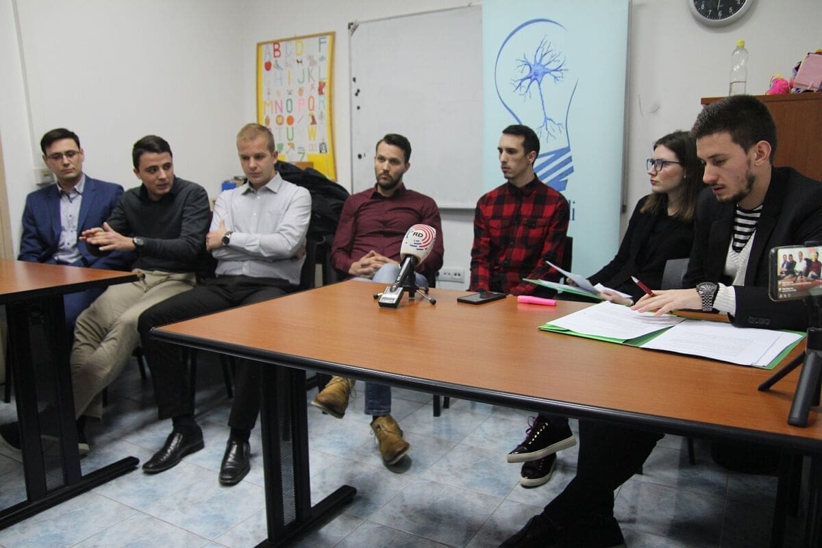 Mladi raspravljali o gradnji crkve na Splitu 3