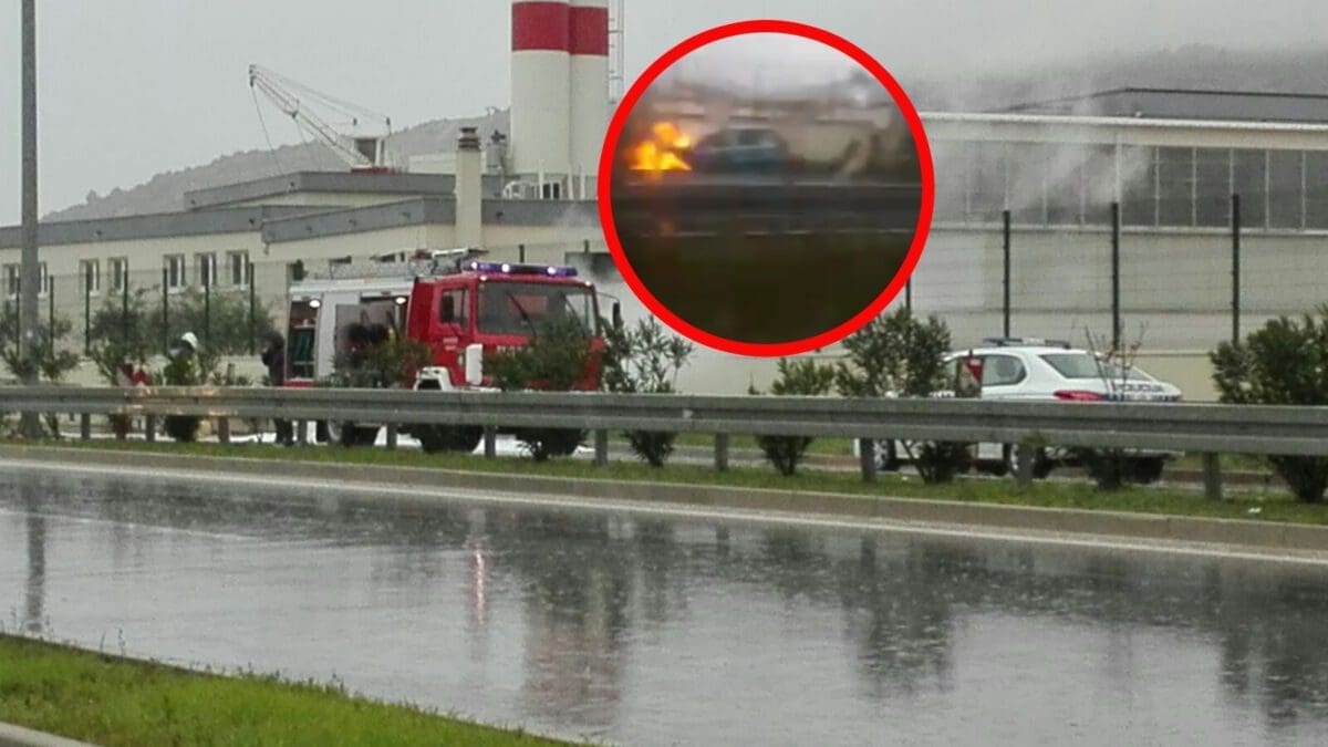 Zapalio se automobil na brzoj cesti kod Trogira, brza intervencija vatrogasaca