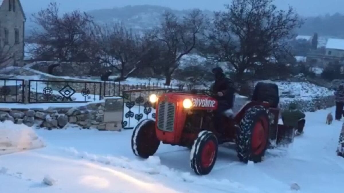 KAKO SPOJITI UGODNO S KORISNIM Snježne radosti na nerežišćanski način
