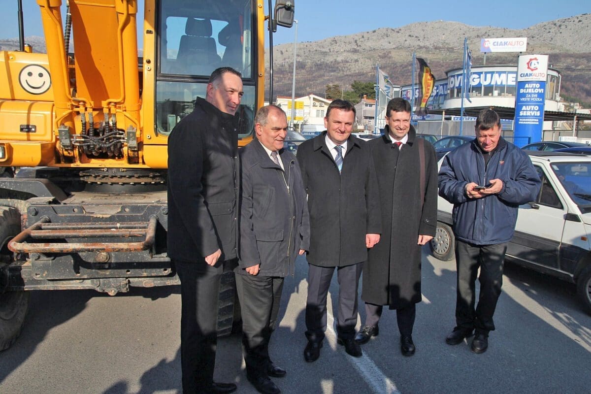 KONAČNO SMO I TO DOČEKALI Počela rekonstrukcija "ceste smrti" od Strožanca do Žrnovnice