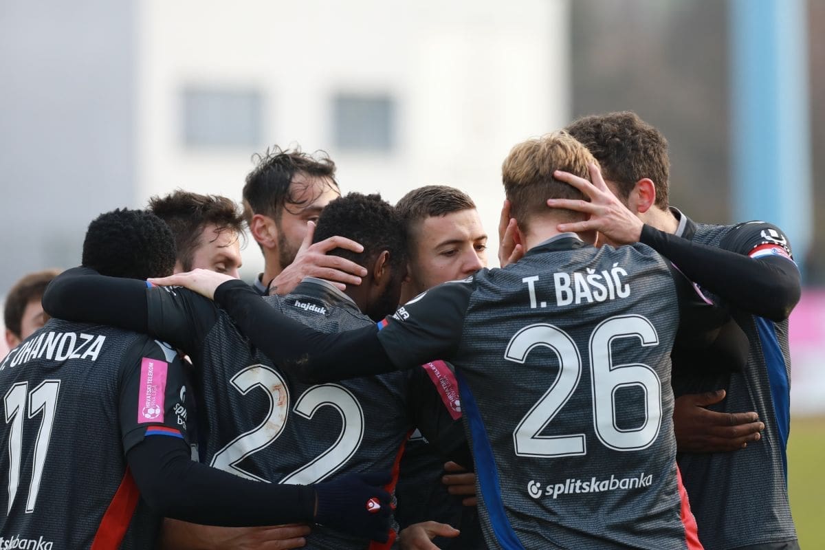 Hajduk petardom deklasirao Cibaliju u Vinkovcima: Fantastična igra Ohandze