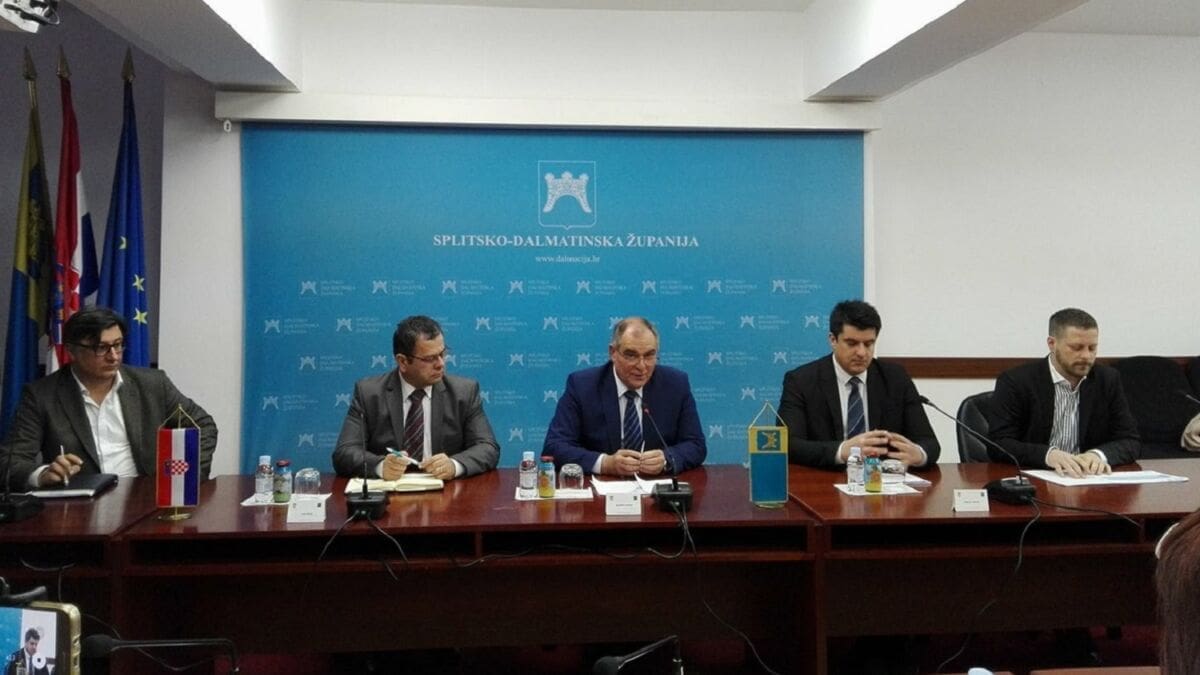 Koliko ulažemo u darovite učenike? Splitsko-dalmatinska županija postaje pozitivan primjer u Hrvatskoj!