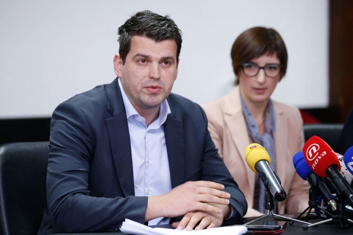 Ante Čikotić: "Sve informacije koje sam dobio na uvid podijelit ću s javnosti na internetu"