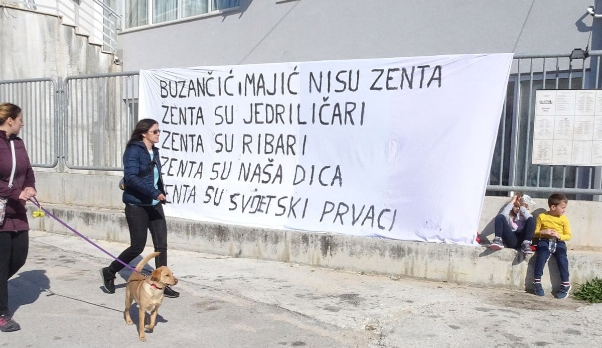 Prosvjed na Zenti: "Znate kako je u državnoj službi, 'ko digne guzicu izgubi stolicu"