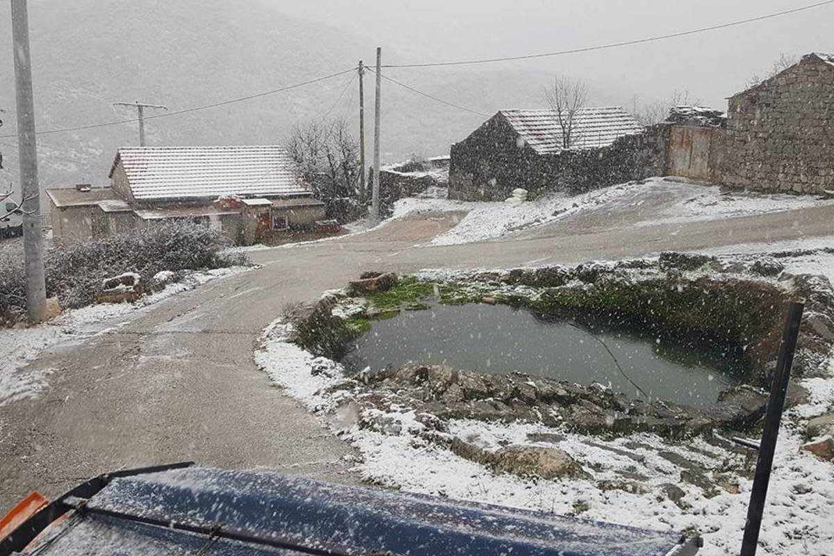 Stožer za civilnu zaštitu Dubrovačko-neretvanske županije: Još uvijek na snazi zimski uvjeti