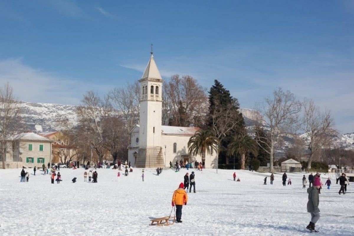 U solinskim školama se nastava danas održava samo prva tri sata poslijepodnevne smjene
