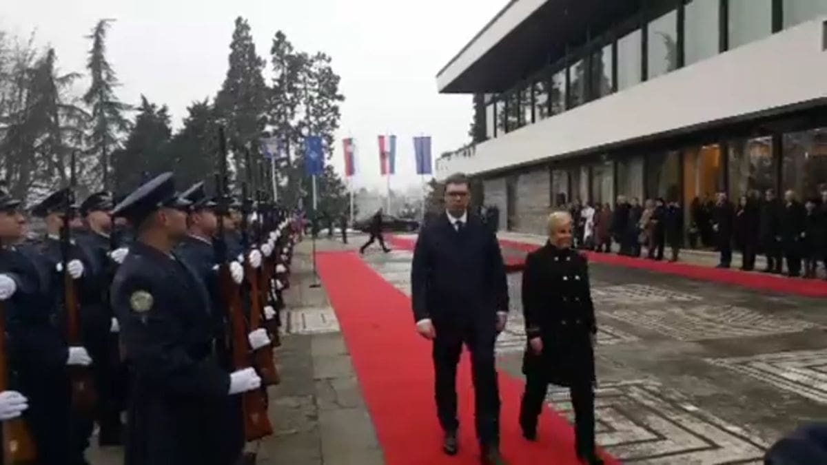 Vučić na Pantovčaku, pozdravili ga pjesmom "Mi smo garda hrvatska"