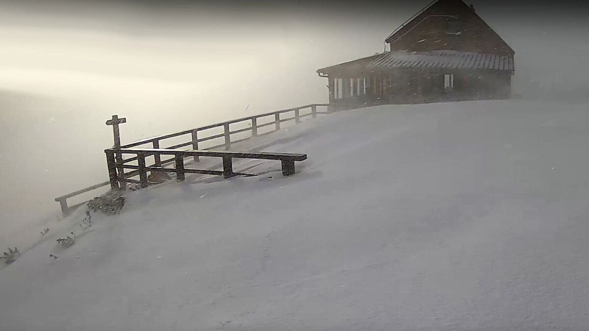 Ekstremni uvjeti na Dinari: Pogledajte kako izgleda vijavica na -12°C i 120 km/h
