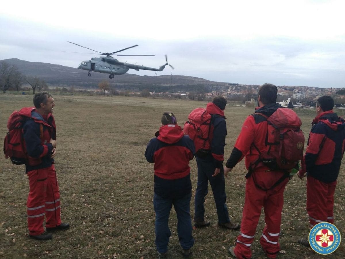Za nestalim 87-godišnjakom tragali GSS-ovci, psi i helikopter: Na kraju ga u susjednom selu pronašao mještanin