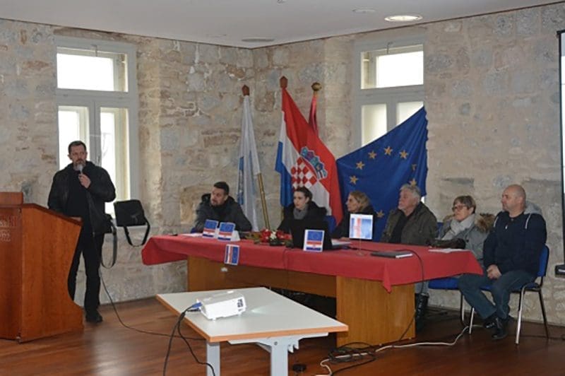 RUKE POMOĆI U CETINSKOJ KRAJINI Projekt doprinosi zapošljavanju dugotrajno nezaposlenih žena iz Sinja i Trilja