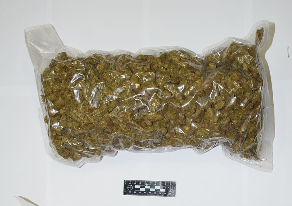 DOLIJAO NASILNI SPLIĆO U stanu mu pronašli travu, prijetio je i razbijao