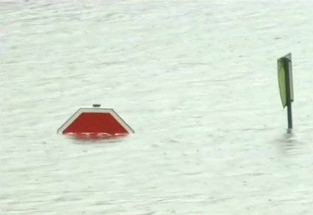 U Kosinjskoj dolini izvanredno stanje, očekuje se vrhunac vodenog vala