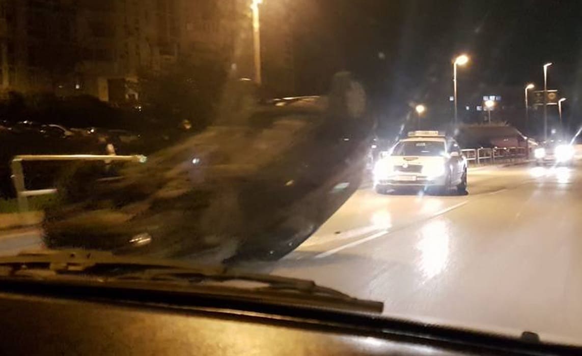 Prometna na Trsteniku: Clio se nakon izlijetanja izvrnuo na krov, vozačica nije ozlijeđena