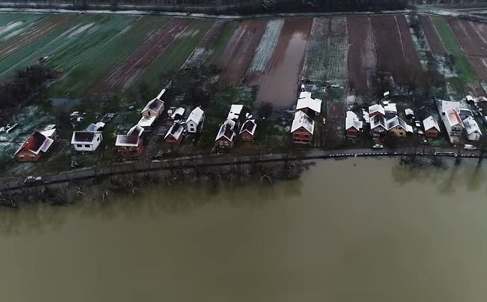 Sava kod Jasenovca dosegla rekordnih 928 centimetara, kod Siska ugrožene kuće