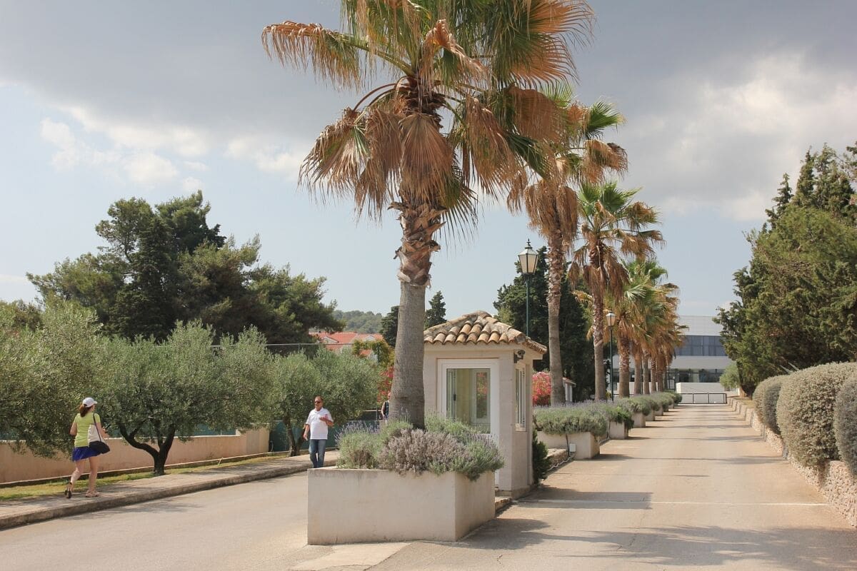 svpetrvs_supetar_put_01