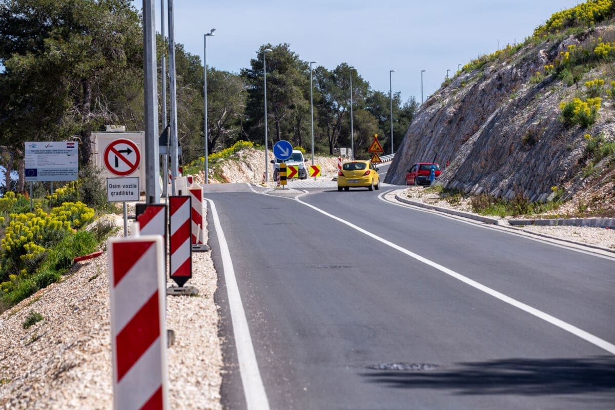 BRZE CESTE PRVI PUT POSTAVLJENE KAO PRIORITET Osigurana sredstva za izgradnju brze ceste od Mostara do granice s Hrvatskom
