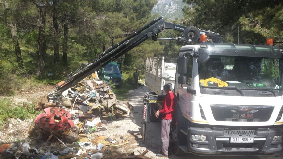 150 volontera od otpada očistilo stazu sv. Ciprijana kod Gata