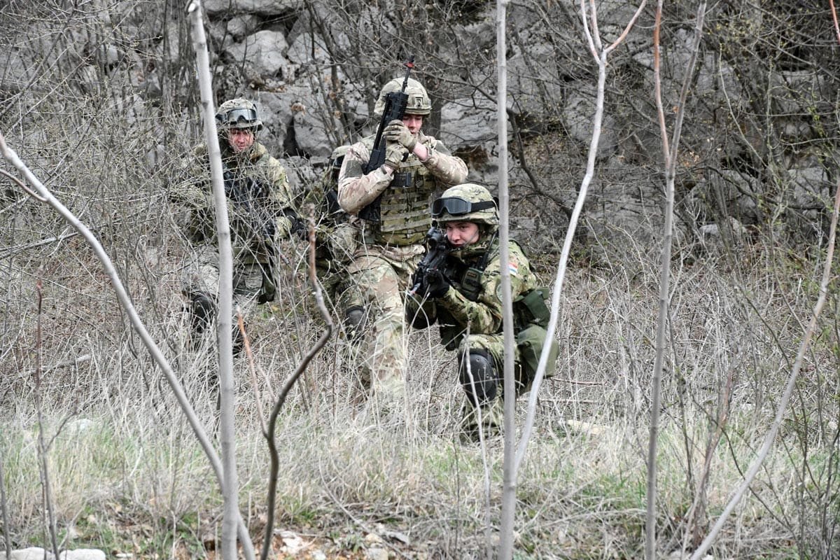 Hrvatski i britanski vojnici pokazali što znaju na Crvenoj zemlji kod Knina
