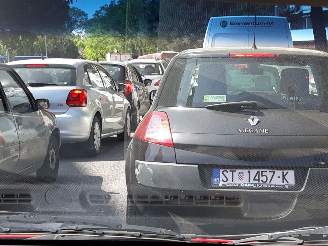 Zvonimirova zakrčena kao usred ljeta, do Solina ipak brže nego jučer