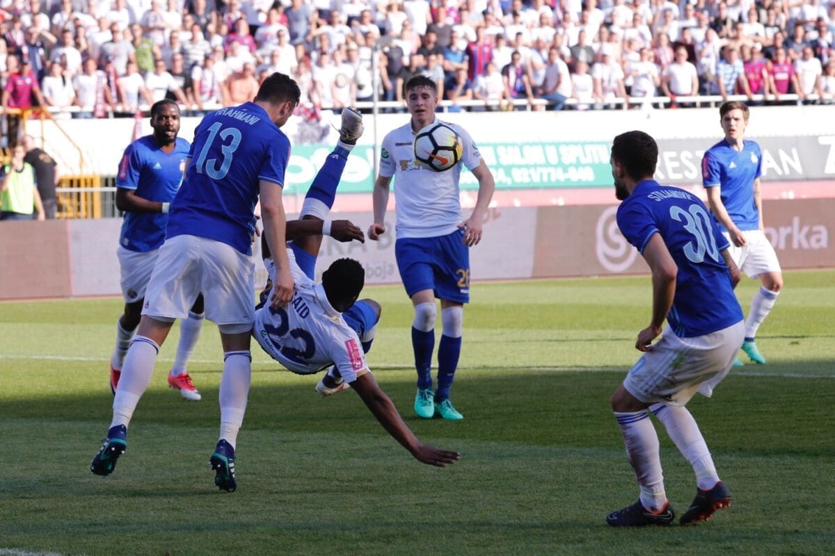 HAJDUK-DINAMO 1:2 Dinamo slavio na rasprodanom Poljudu