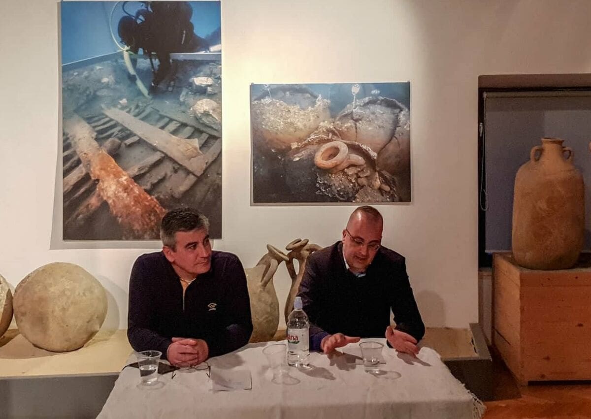 U Kaštelima predstavljen motivacijski priručnik „Kako pronaći posao i pobijediti nezaposlenost?“ Marlona Macanovića