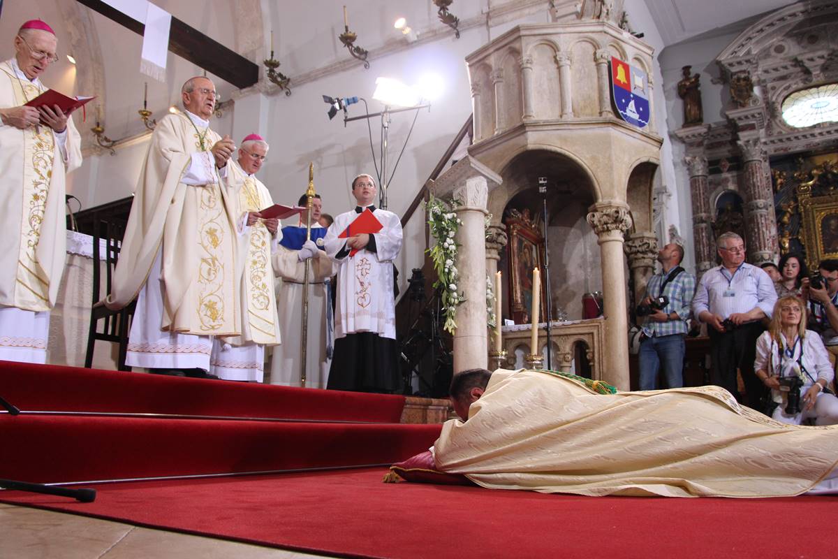 Na Hvaru zaređen 56. hrvatski biskup - monsinjor Petar Palić
