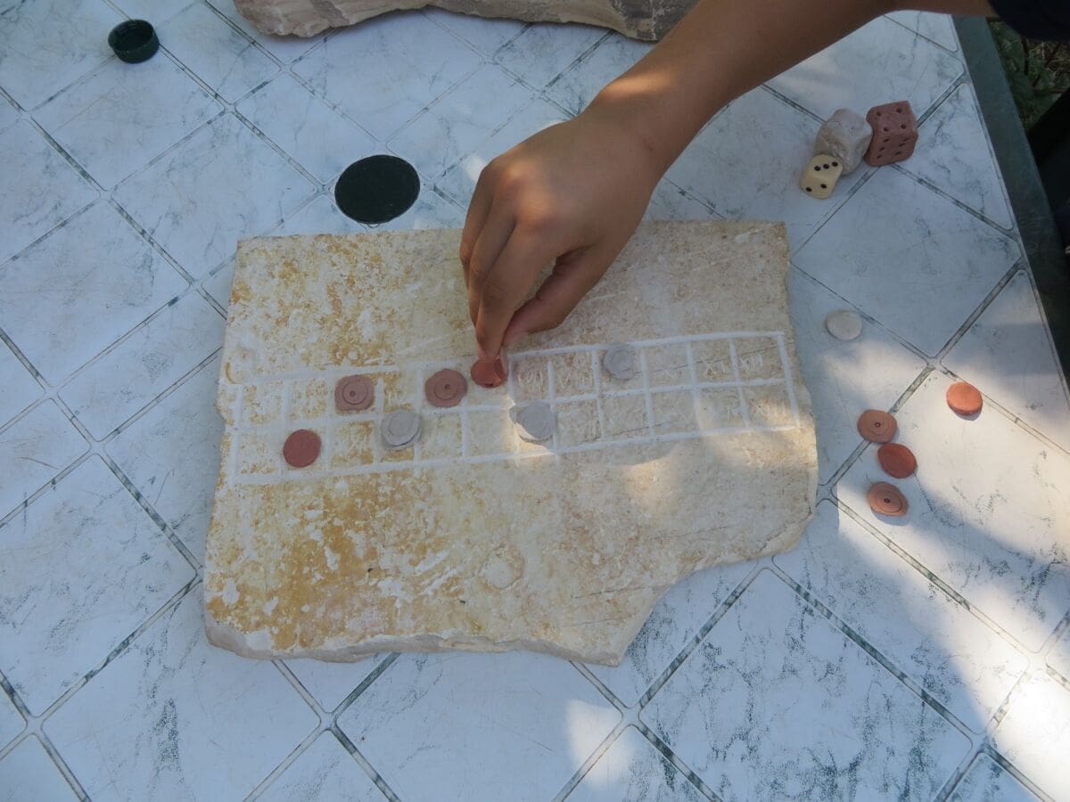 ANTIKVARIJAT Nakon predavanja, zaigrajte neke od društvenih igara starog Rima