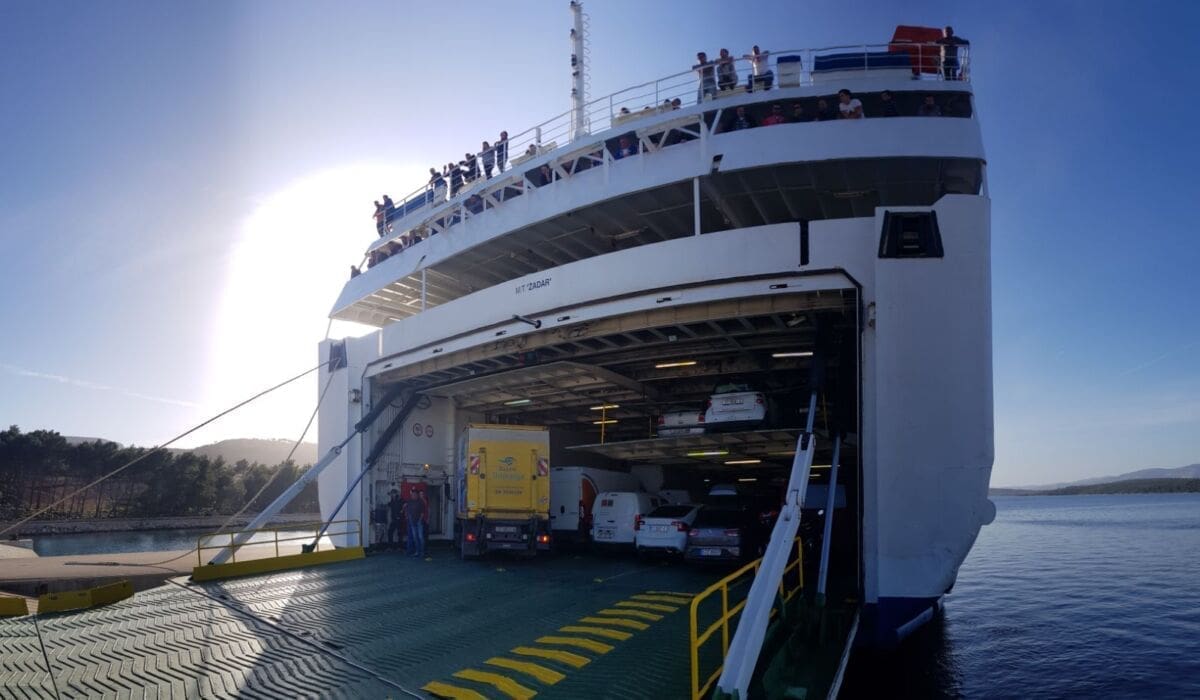 Porod na trajektu u gluho doba noći: "Mislili smo da ćemo na vrijeme stići do bolnice, no bebač je imao druge planove"