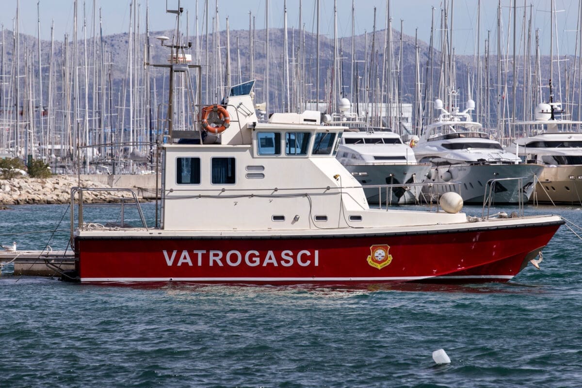 SPLIT Zadimila se 15-metarska jahta u lučici Labud