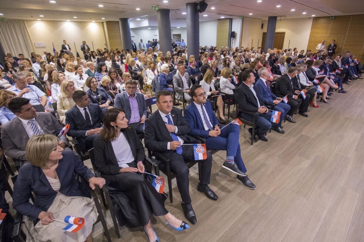 Pola Vlade na čelu s premijerom Plenkovićem stiglo u Split: Obilježava se 19. obljetnica osnutka Zajednice žena HDZ-a "Katarina Zrinski"