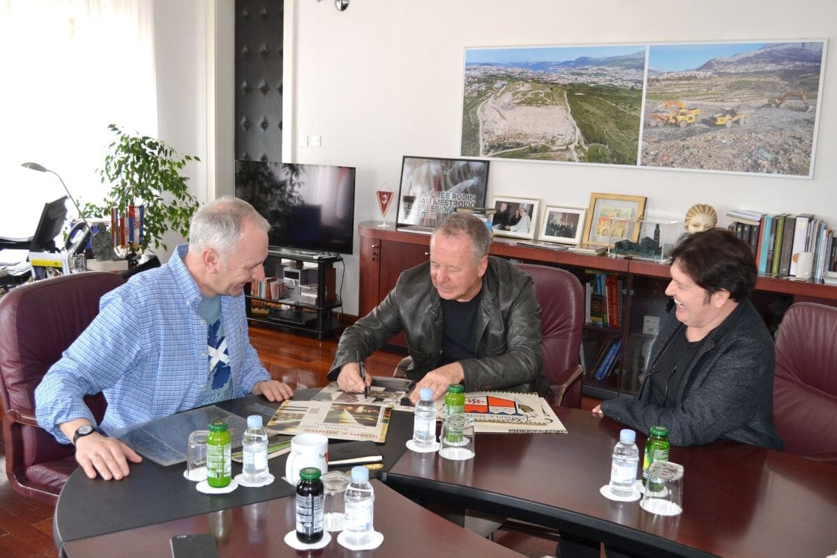 31531774_1884767434888892_8980898550057533440_o