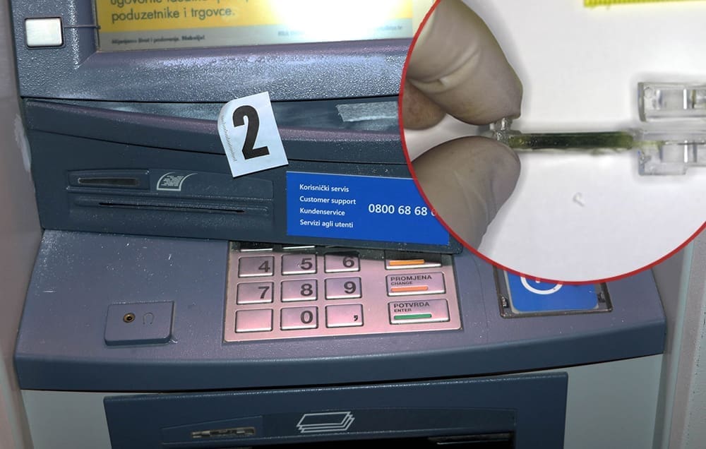 Policijski službenici pronašli "skimmer" na bankomatu u staroj gradskoj jezgri