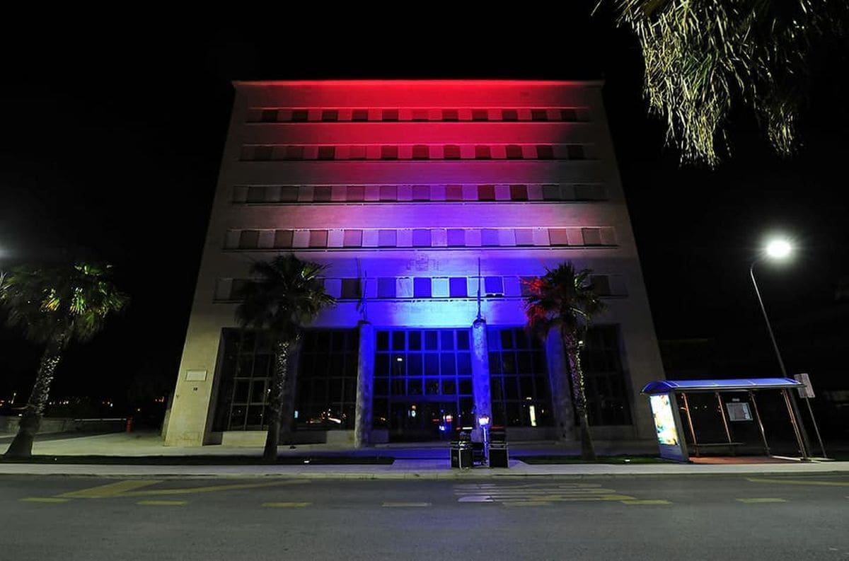 Banovina u bojama hrvatske zastave povodom Dana hrvatskih branitelja Grada Splita