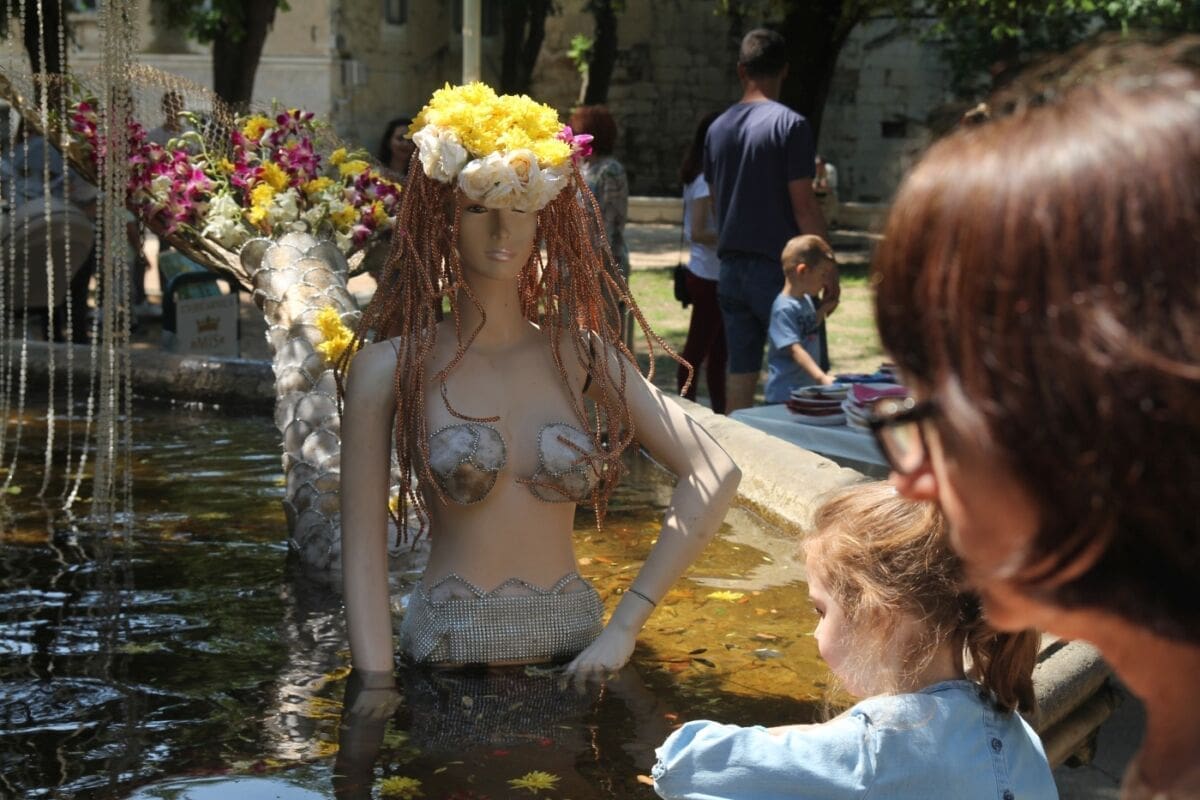 43. Sajam cvijeća ukrasio Đardin i Dioklecijanovu palaču, sirena izronila iz fontane