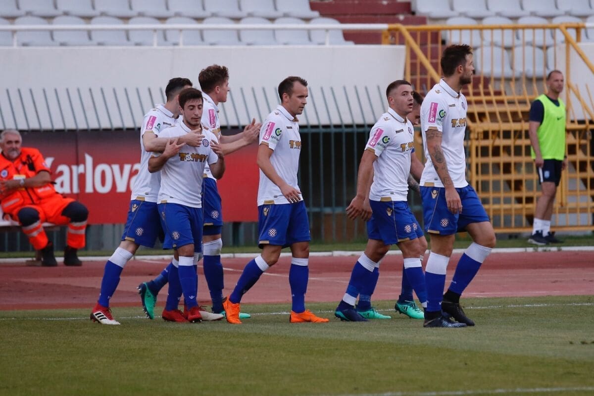 NAVIJAČI MOGU, IGRAČI NE MOGU Hajduk remizirao na Poljudu s Osijekom