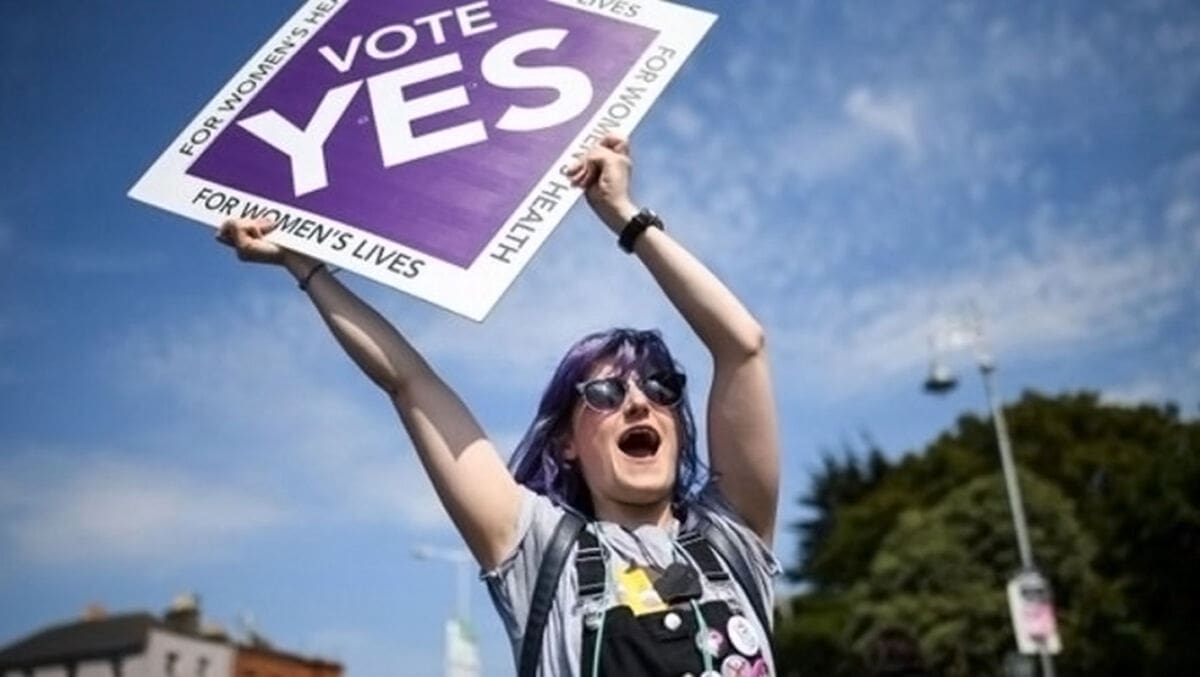 Veliki obrat u Irskoj: Po izlaznim anketama, dvije trećine Iraca za legalizaciju pobačaja