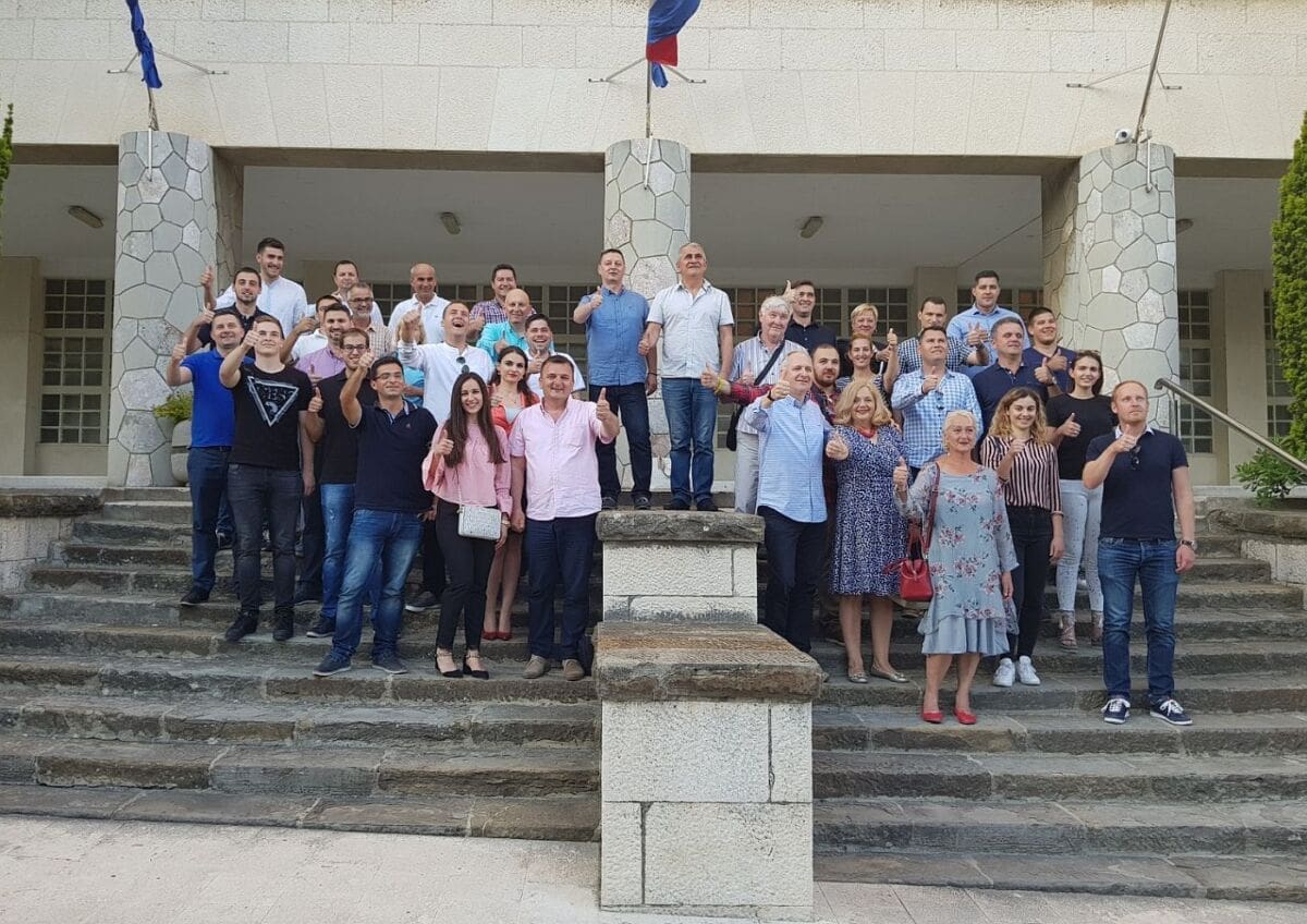 Splitski HDZ predao liste za sva 34 gradska kotara i mjesna odbora: "Pokazali smo da se vlast može obnašati kvalitetno i odgovorno"