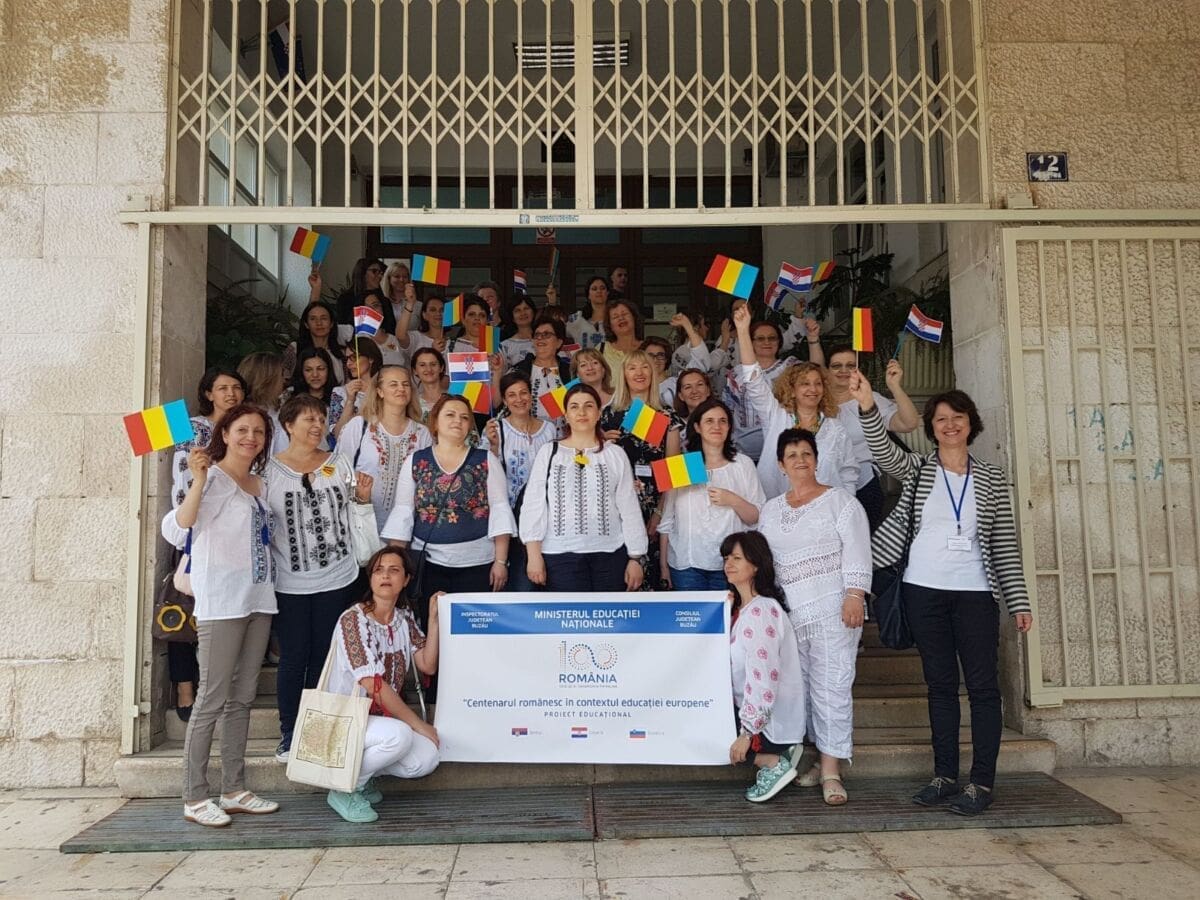 Tim rumunjskih inspektora za predškolski i školski sektor, ravnatelja, učitelja i odgajatelja posjetili školu Spinut