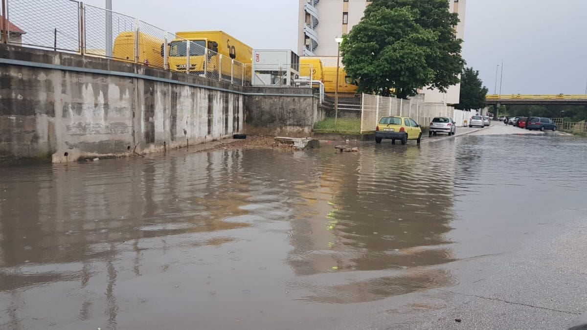 Pogledajte "jezero" u Hercegovačkoj ulici u Splitu nakon nevremena