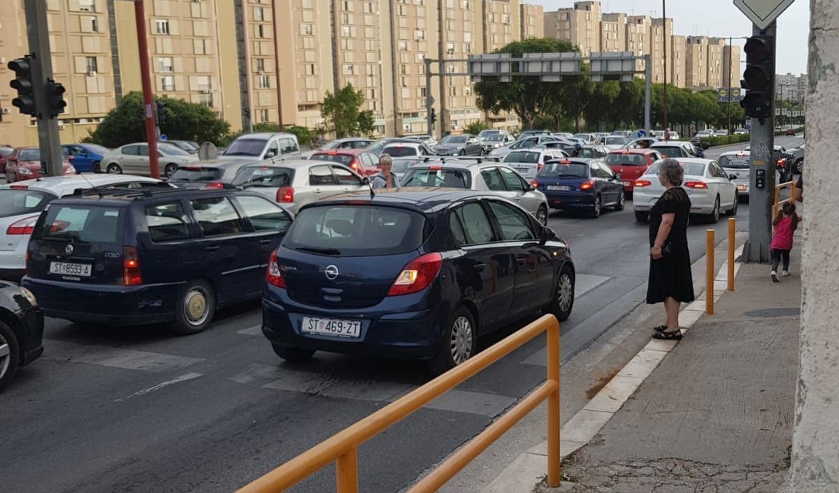 Ovo morate vidjeti: Nakon prestanka rada semafora, vozači u Splitu izgubili "kompas"
