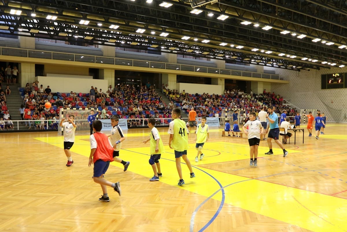 Održan 4. turnir Erste Rukometne Lige Dalmacije: Ivano Balić u ulozi dvominutnog trenera, zapisničara i čuvara djece...