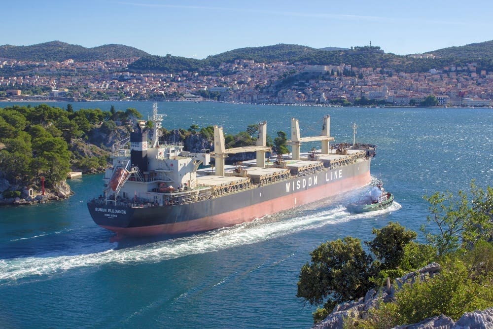 U šibensku luku uplovio najveći teretni brod koji je ikada prošao kroz kanal sv. Ante