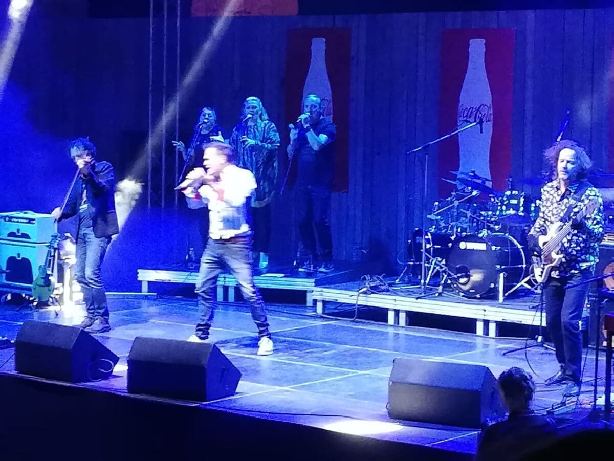 Pod vedrim nebom Šibenčani uživali u koncertu Gibonnija na Tvrđavi Sv. Mihovila