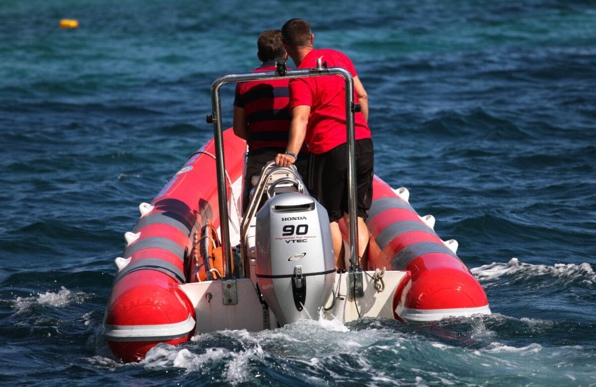 HGSS Orebić spašavao turistkinju koja se nagutala mora i brodicu koja se prevrnula