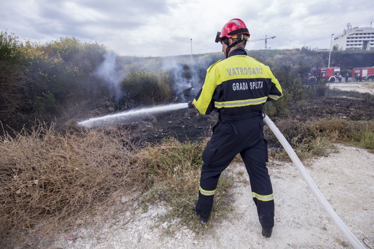 Splitski vatrogasci pokazali vrhunsku spremnost: U roku od deset minuta od dojave ugasili požar