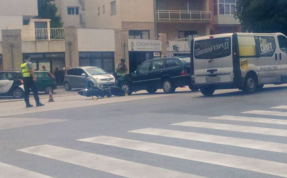 Sudar motocikla i vozila na Velebitskoj ulici: Motociklist zatražio liječničku pomoć