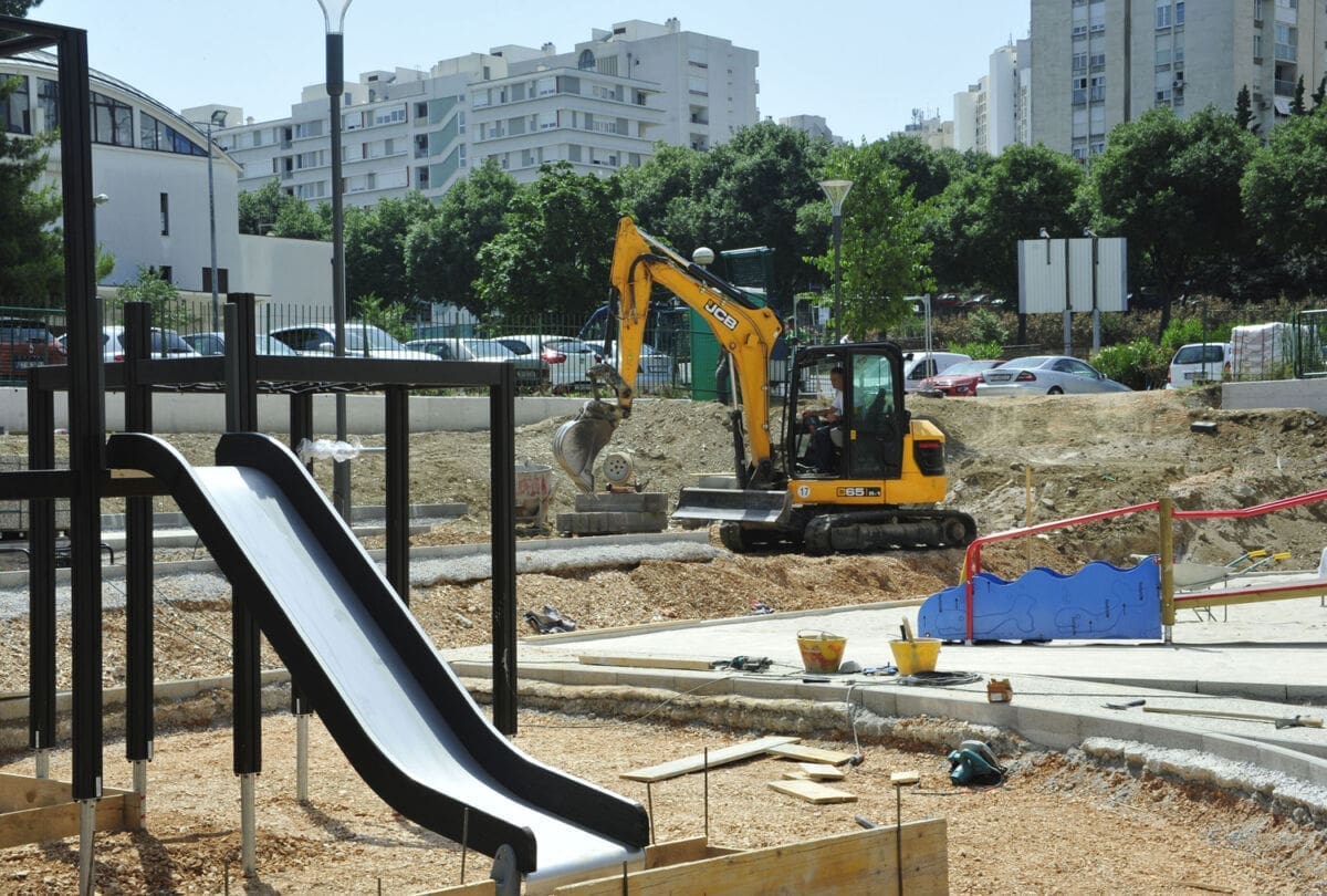 Zamjenica gradonačelnika Jelena Hrgović obišla gradilište dječjeg igrališta na Ravnim Njivama