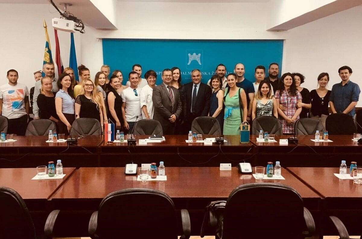 Župan Boban prmio volontere iz osam država: "Zajedničkim snagama učvrstit ćemo volonterizm u županiji"