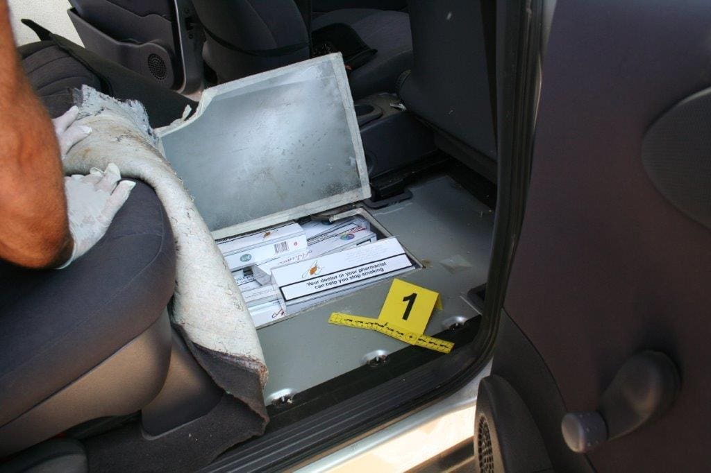 Srbin s 1.000 kutija cigareta "pao" na ulasku u Hrvatsku: Pogledajte gdje ih je skrio