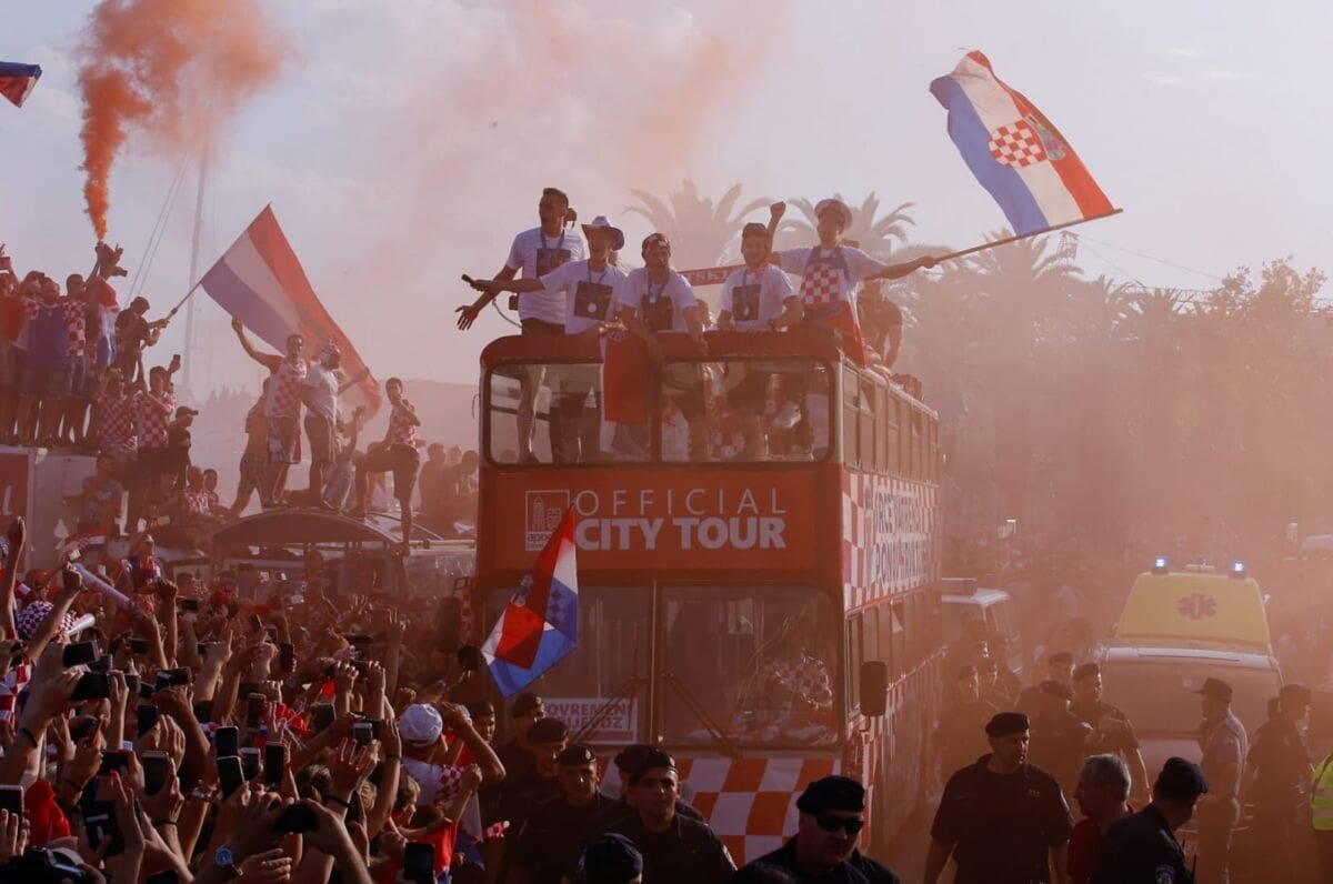 KOLUMNA HRVOJA ZNAORA Sport u zagrljaju politike: U Hrvatskoj je koncentracija apsolutne sportske i financijske moći u jednom gradu